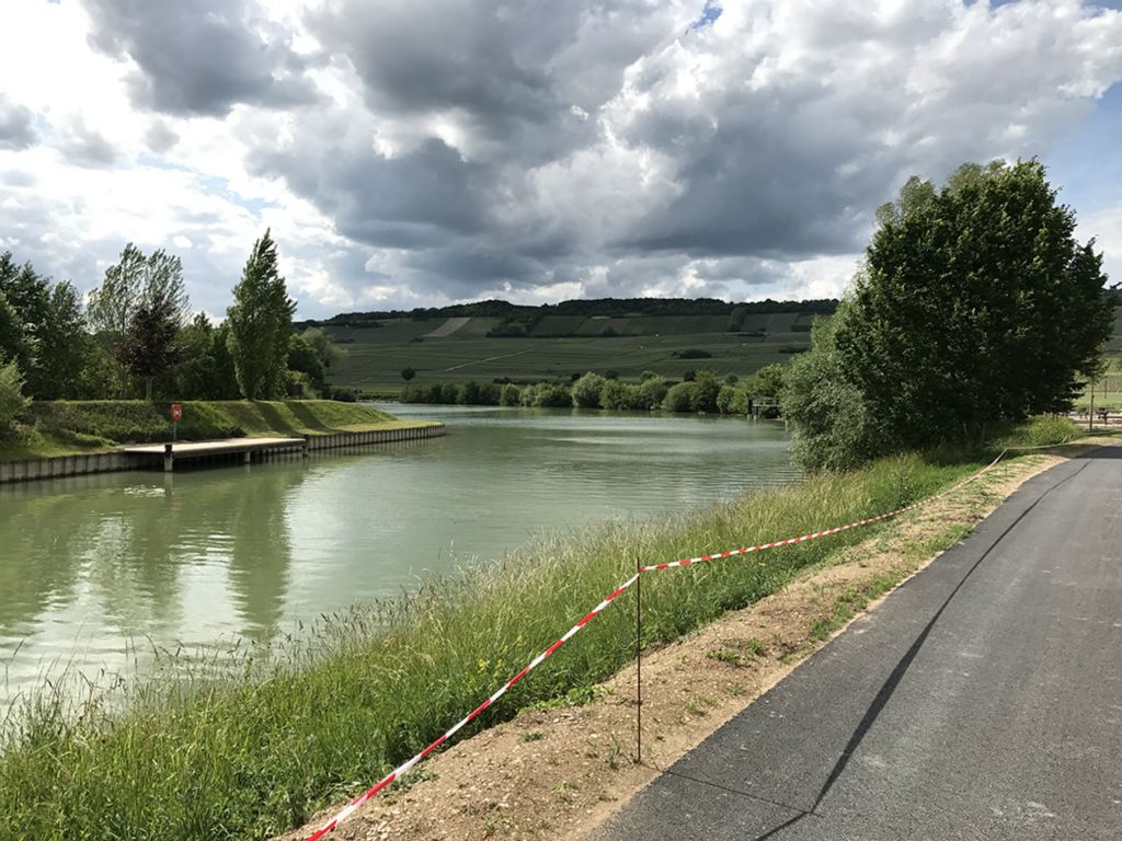 Marne canal near Dormans